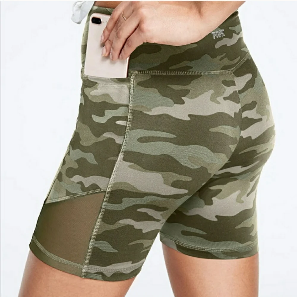 VS Pink Ultimate Bike Short Medium Camo - Picture 1 of 3